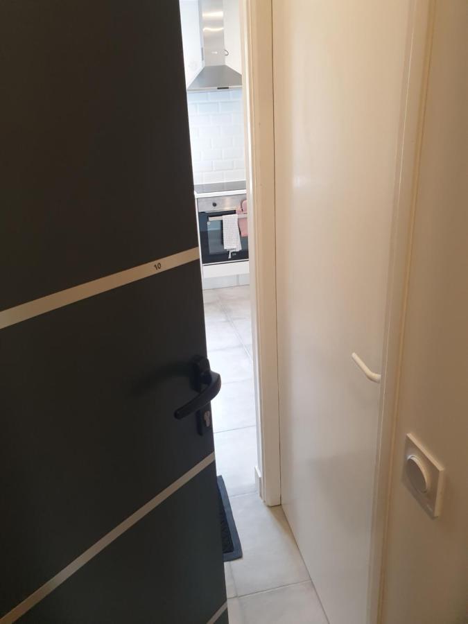 Appartements Renove 2023 Proche Aeroport 5Min, Gare Sncf 2 Min, Tramway Au Pied De L'Immeuble , Parking Possible, Renovated Apartments 2023 Near The Airport 5 Min, Train Station 2 Min, Tram Next To The Building 1 Min, Parking Possible Ницца Номер фото