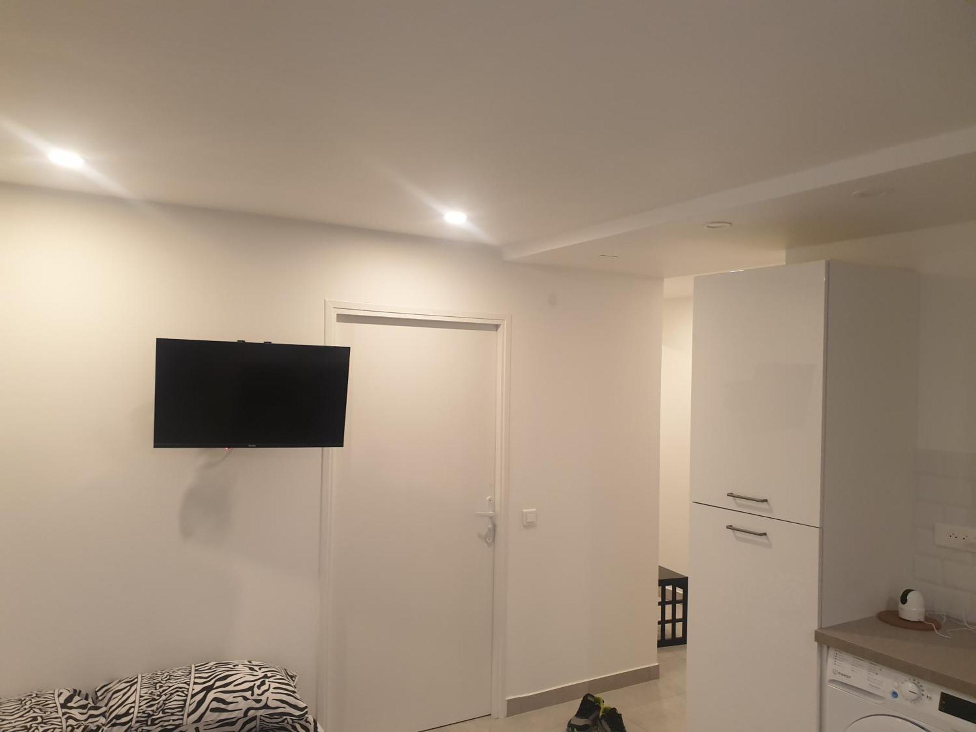 Appartements Renove 2023 Proche Aeroport 5Min, Gare Sncf 2 Min, Tramway Au Pied De L'Immeuble , Parking Possible, Renovated Apartments 2023 Near The Airport 5 Min, Train Station 2 Min, Tram Next To The Building 1 Min, Parking Possible Ницца Номер фото